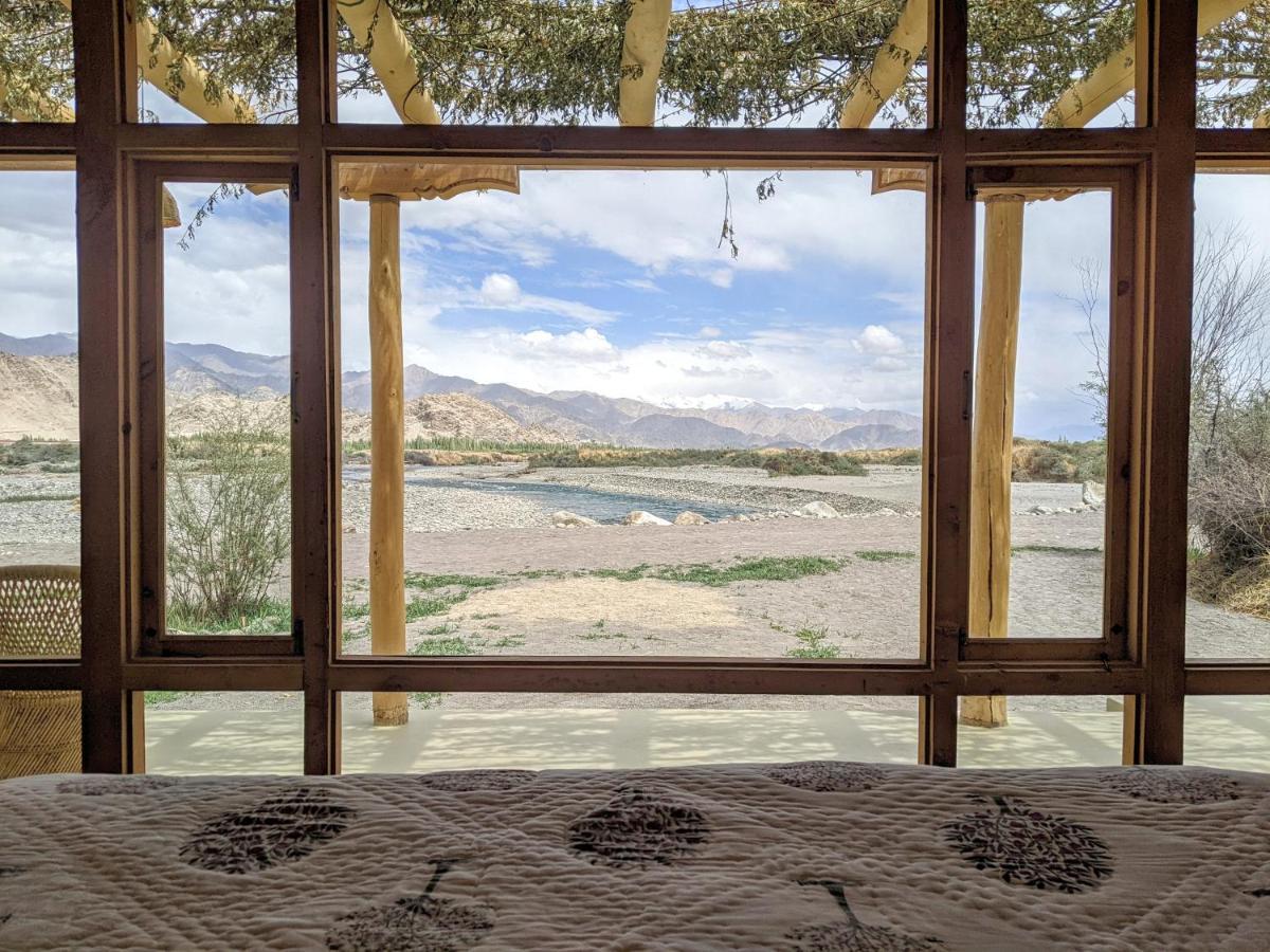The Indus River Camp 3*